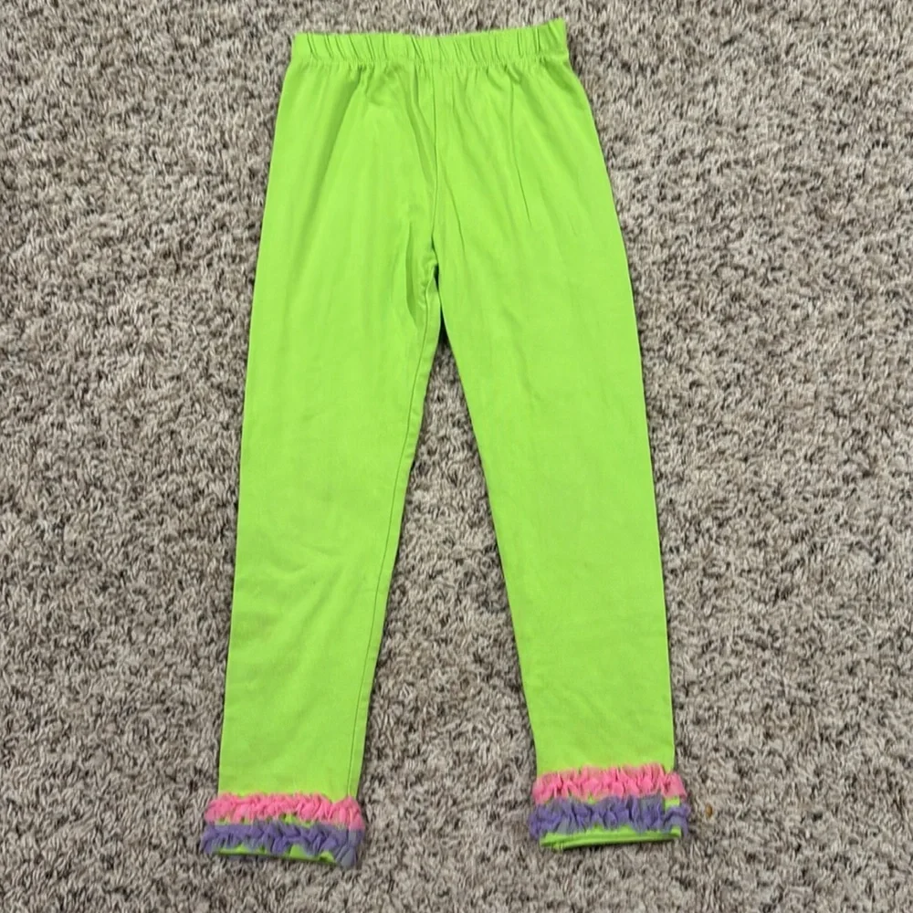 Girls Size 6 green and white matching pants set